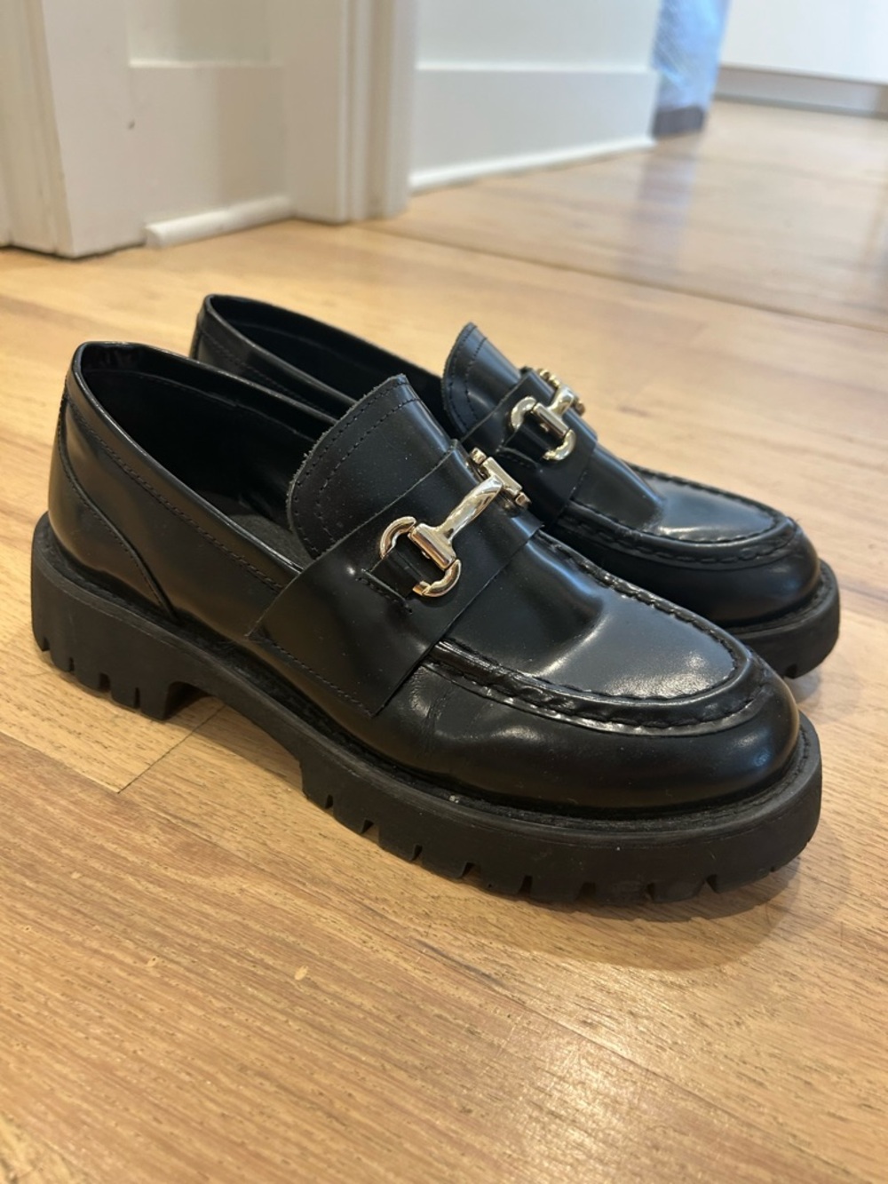 Steve Madden black chunky loafers